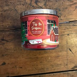 ‘Tis the season bath and body works candle
